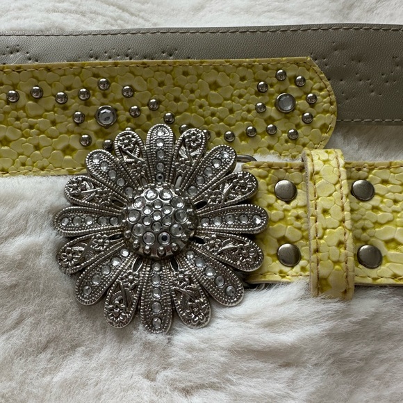 Buttercup Yellow Belt With Silver-Tone Flower 🌺 Buckle & Metal Studs-Adjustable. - Picture 7 of 15
